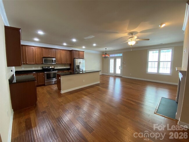 Building Photo - 9916 Evergreen Terrace Drive