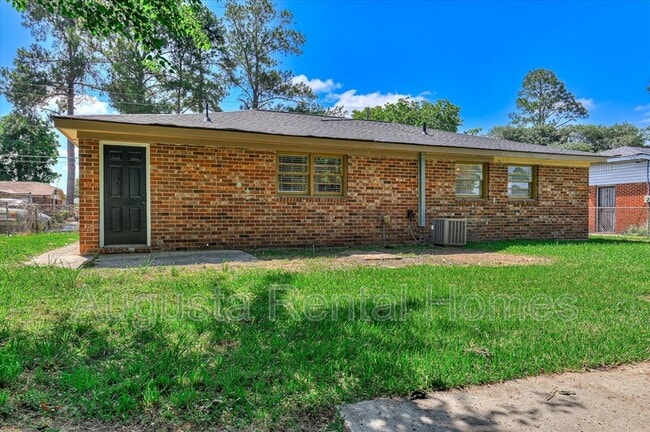 Building Photo - 329 E View Dr