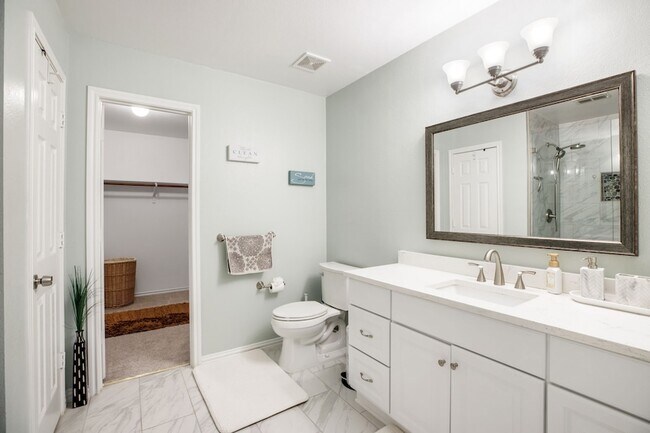 Building Photo - 9601 Euclid Dr