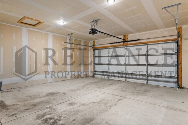 Building Photo - 3225 N Cedar Downs St