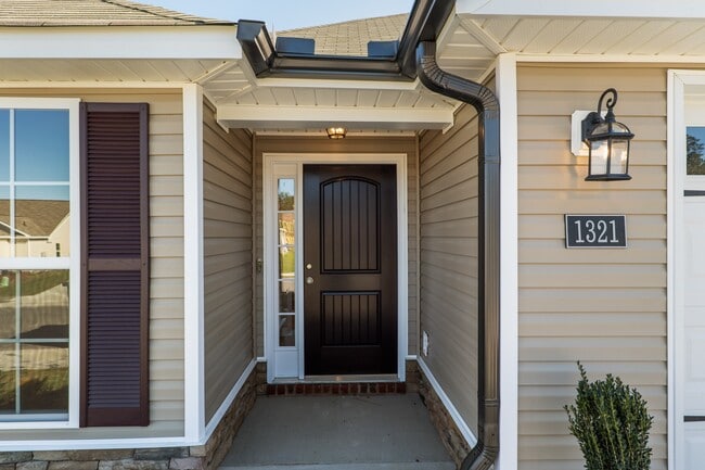 Building Photo - 1321-1321 Elbron Dr