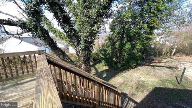 Building Photo - 3 Fairfax Cir