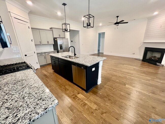 Building Photo - 330 Silo Ln