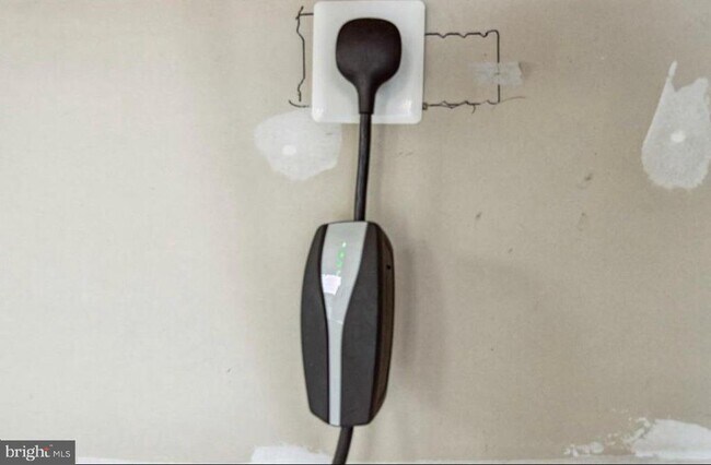 Building Photo - 13625 Harrier Way