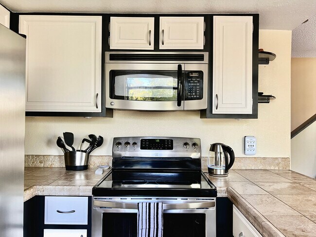 Building Photo - 3403 Ridgecrest Dr
