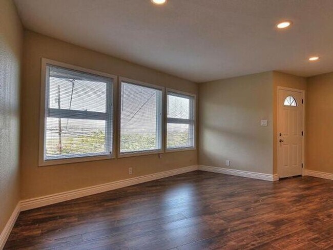 Building Photo - 40 Carquinez Scenic Dr