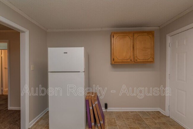 Building Photo - 2165 1/2 Telfair Street