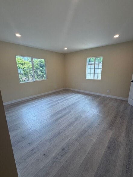 Building Photo - 7912 White Oak Ave