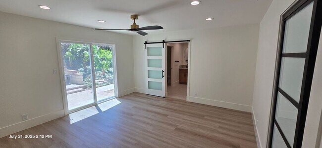 Building Photo - 3024 Sonrisa Dr