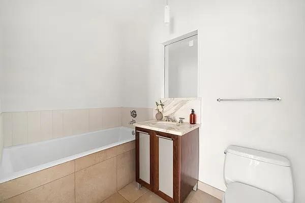 Building Photo - 121 E 23rd St