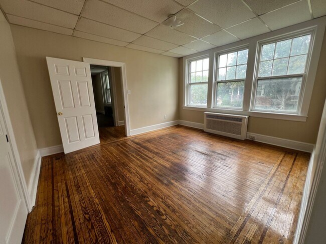Building Photo - 1434 1st Ave