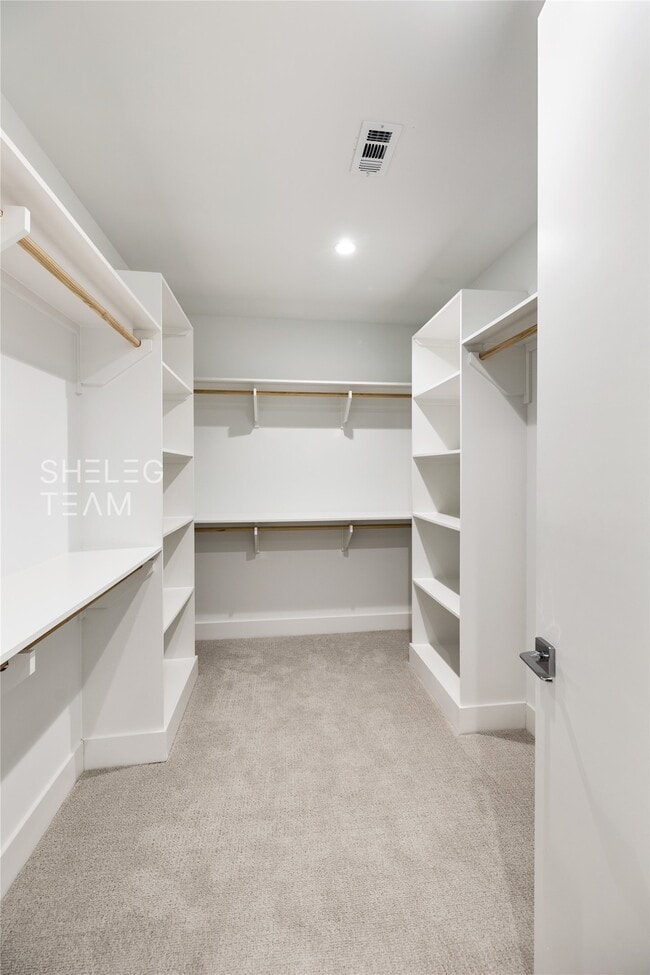 Building Photo - 808 Crawford St