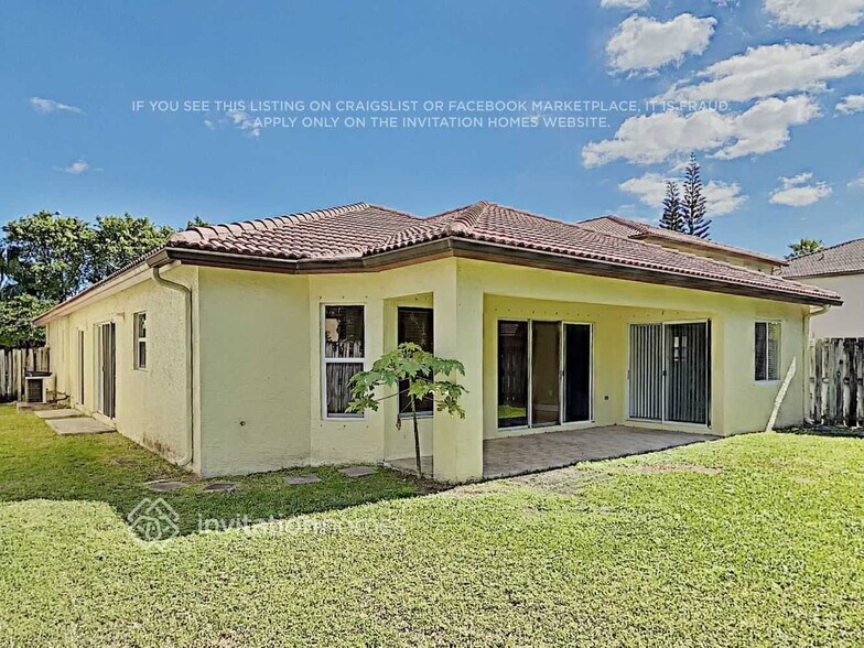 Building Photo - 13500 SW 118th Pl