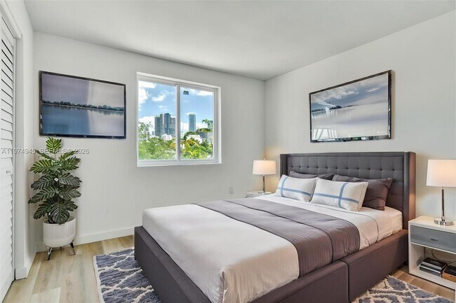 Building Photo - 620 SW 10th St