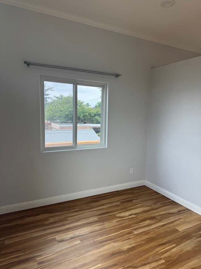 Building Photo - 4470 Swift Ave