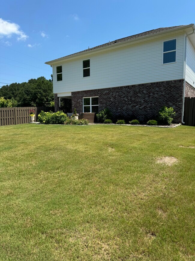 Building Photo - 2176 McAfee Rd NE