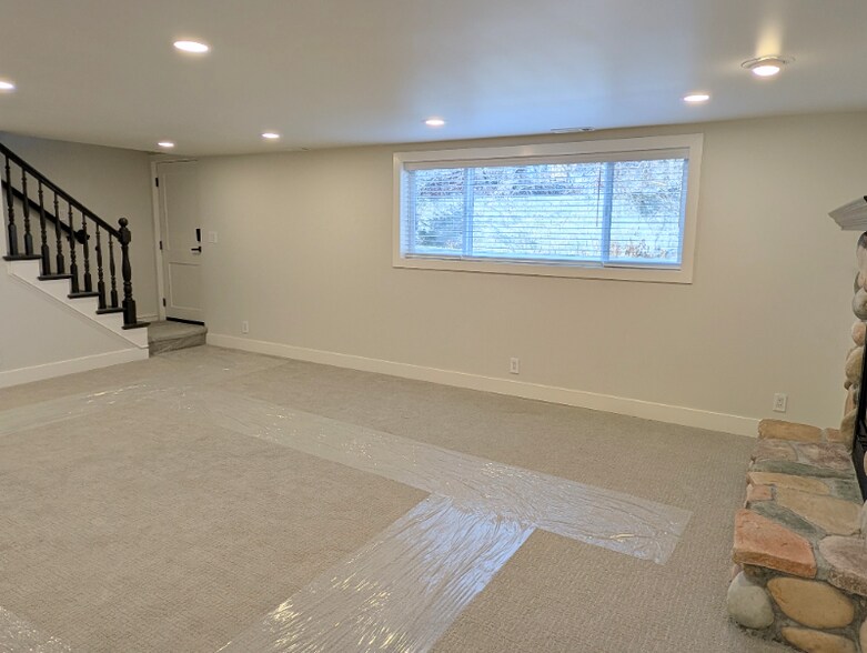 Building Photo - 3820 S Viking Rd