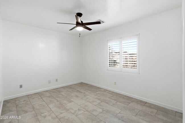 Building Photo - 7527 S 13th Pl