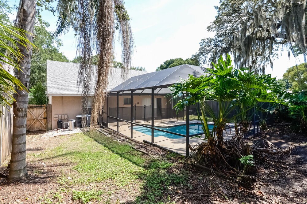 Building Photo - 1428 High Knoll Dr