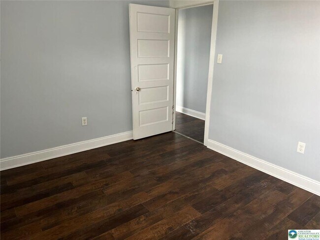 Building Photo - 1322 Chelsea Ave