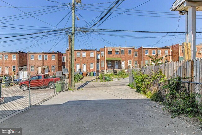 Building Photo - 416 Hornel St