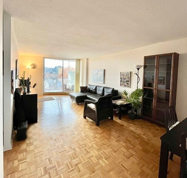 Building Photo - 19 Winchester St