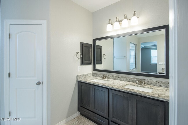 Building Photo - 2621 Mike Price Dr