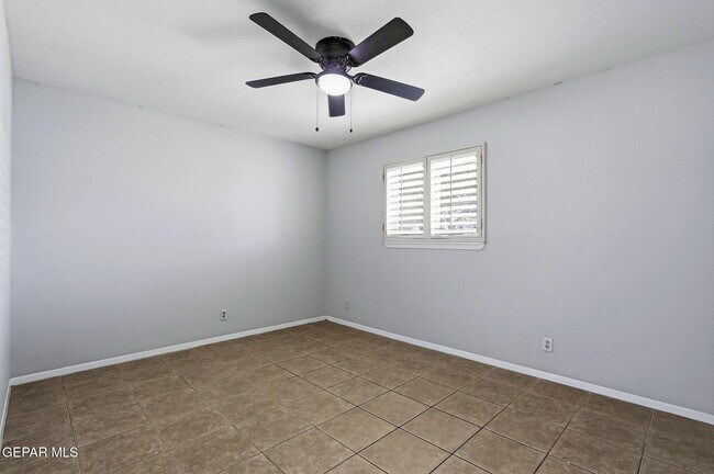 Building Photo - 809 Del Mar Dr