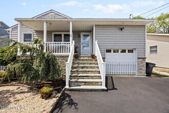 Building Photo - 44 Cabana Dr