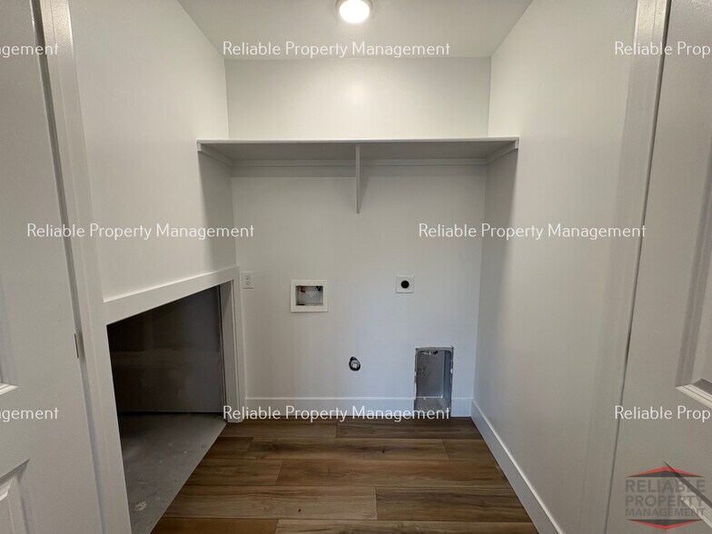 Building Photo - 1666 Ammon St