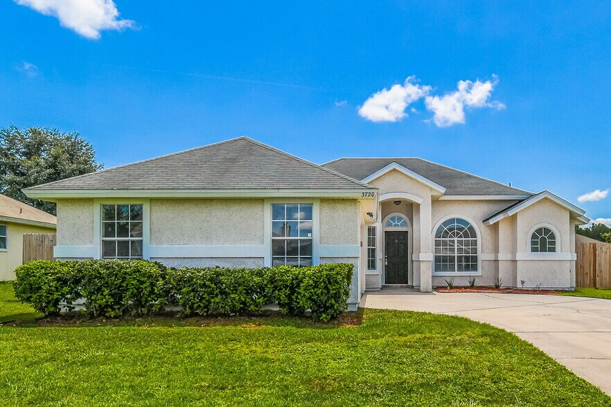 Primary Photo - 3720 Arava Dr