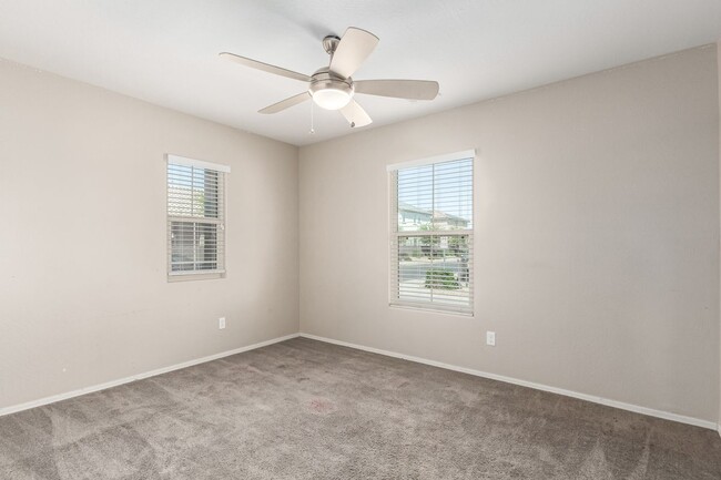 Building Photo - 16355 W Latham St