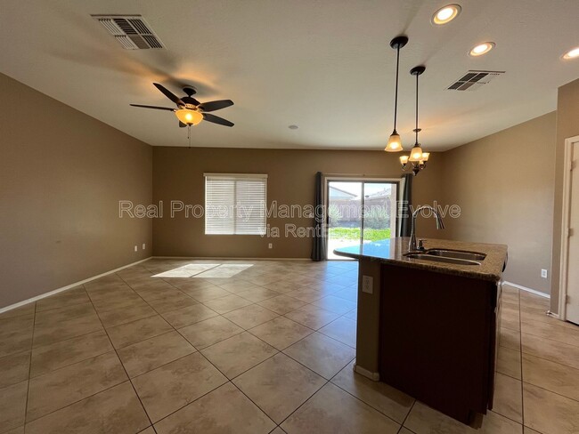 Building Photo - 2825 E Trigger Way