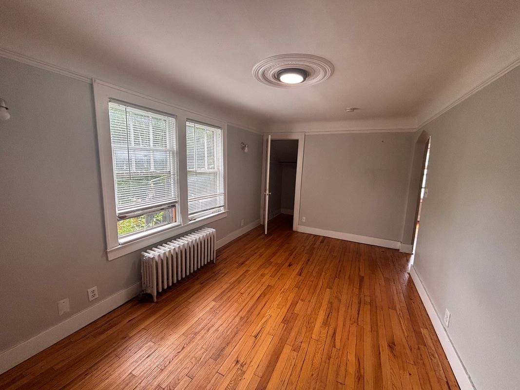 Building Photo - 963 E Hayes Ave