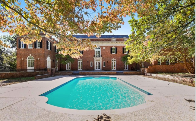 Relax by the pool - 3003 Massachusetts Ave NW