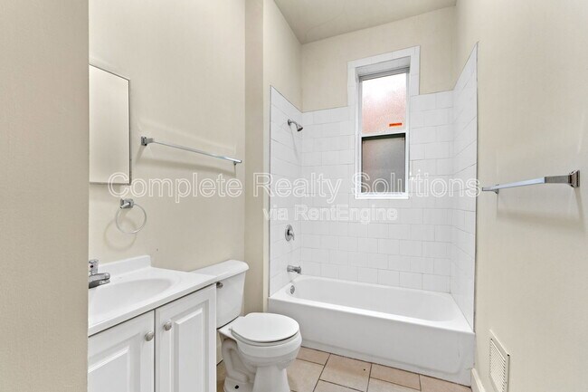 Building Photo - 5130 Kensington Ave