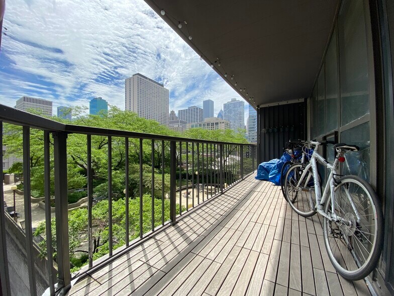 Building Photo - 663 N State St