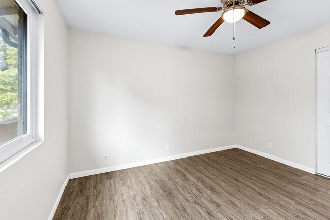 Building Photo - 1356 Monte Vista Ave