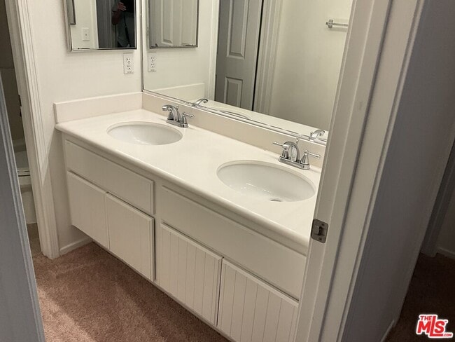 Building Photo - 57 Bayview Dr