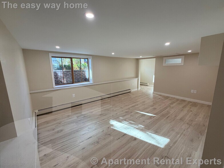 Building Photo - 261 Mt Auburn St