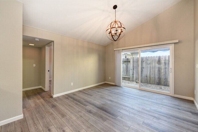 Building Photo - 6933 Trovita Way