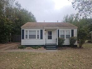 Building Photo - Reduced! (2) Bed/(1) Bath Avail NOW!