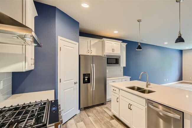 Building Photo - West Longmont Townhome!