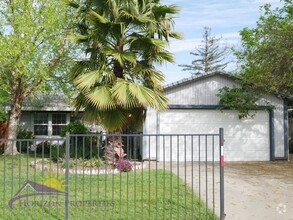 Building Photo - Cozy 2 bed 1 bath 838 sq ft home in Foothi...