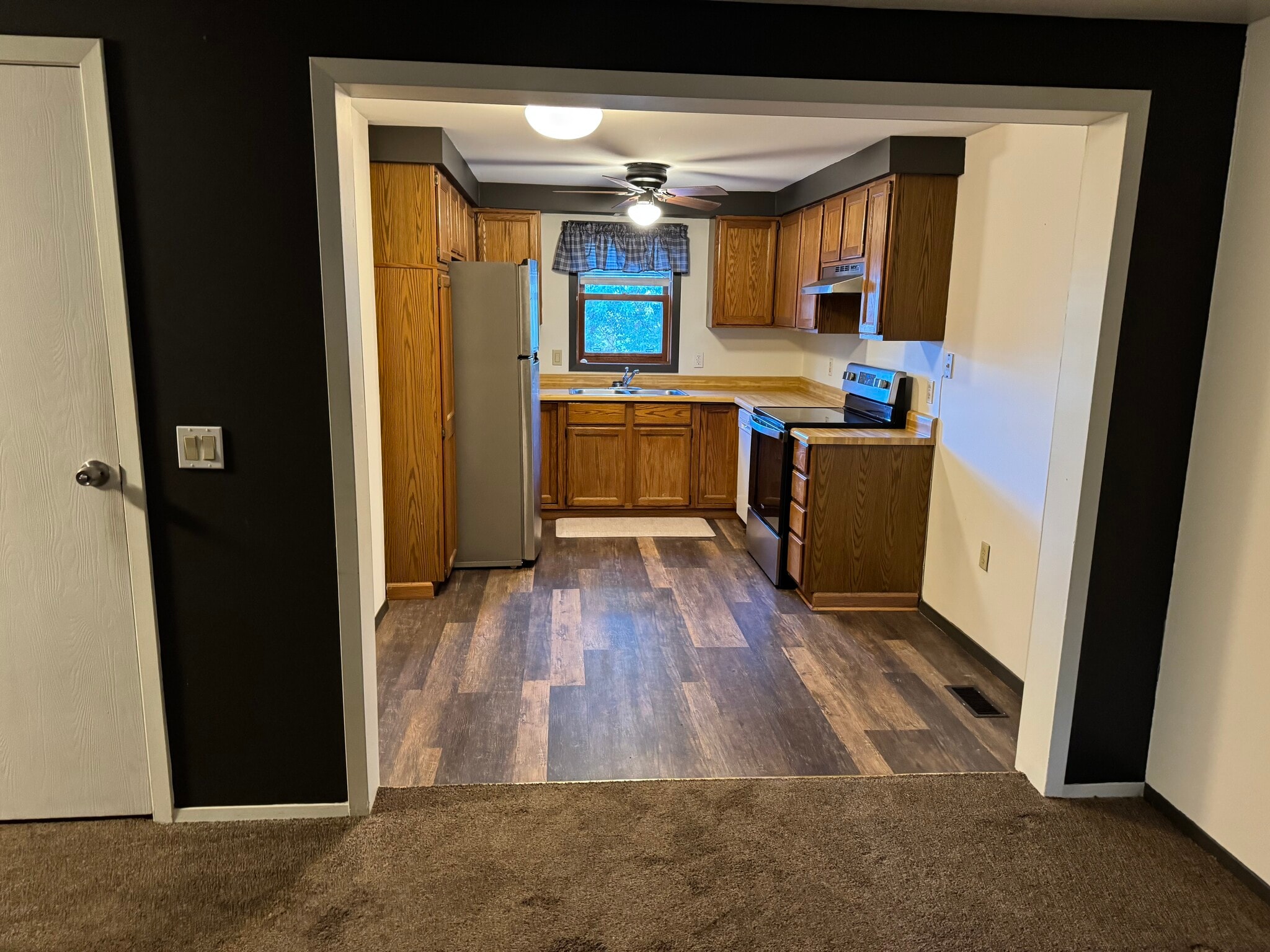 Building Photo - 1583 highland park dr