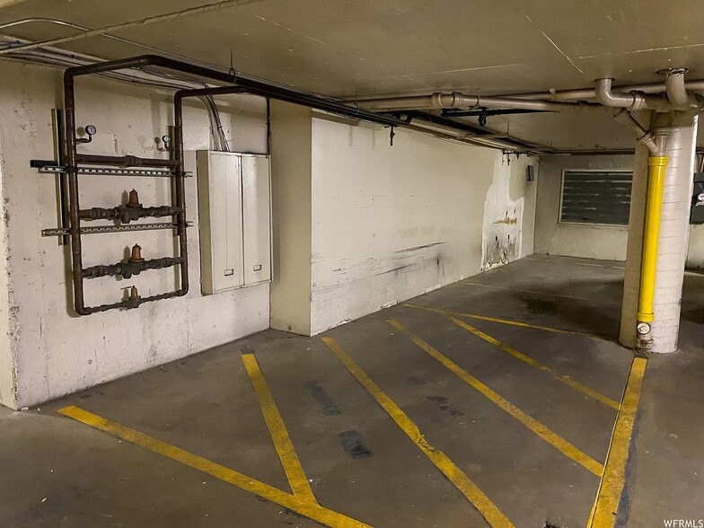 Stacked tandem parking - 87 W 300 N