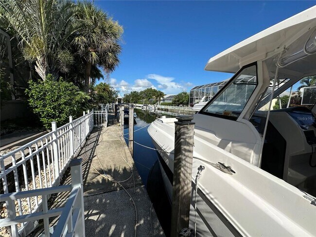 Building Photo - 4727 Spinnaker Dr