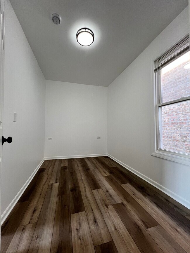 Building Photo - 5714 W Grand Ave