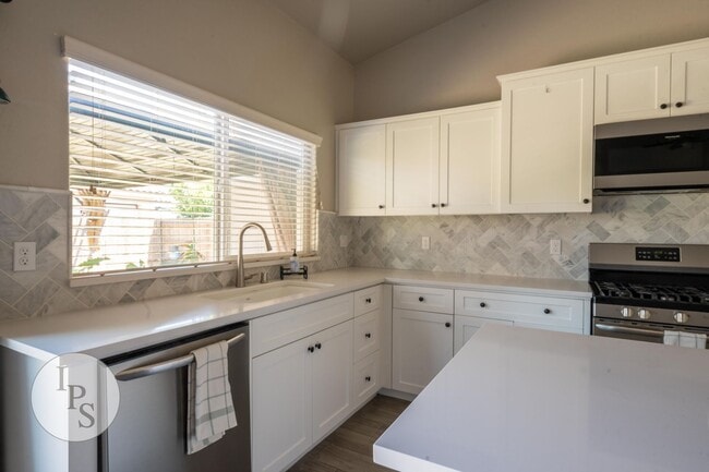 Building Photo - Clovis East Home, 2BR/2BA, Built 2019 in C...