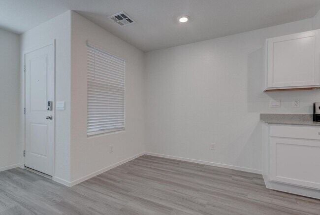 Building Photo - 7371 Craig Cv Ct